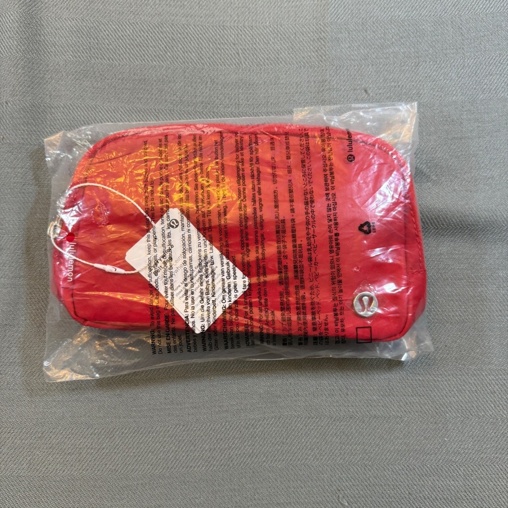 Lululemon Everywhere Belt Bag 1L Red Adjustable Strap Waist Pack New